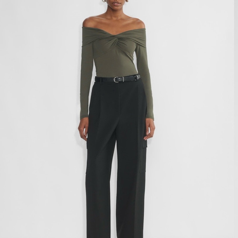 Aritzia Contour Twist Off-Shoulder Longsleeve M